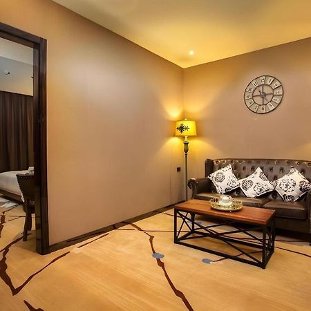 לגאזפי Lotus Blu Hotel מראה חיצוני תמונה