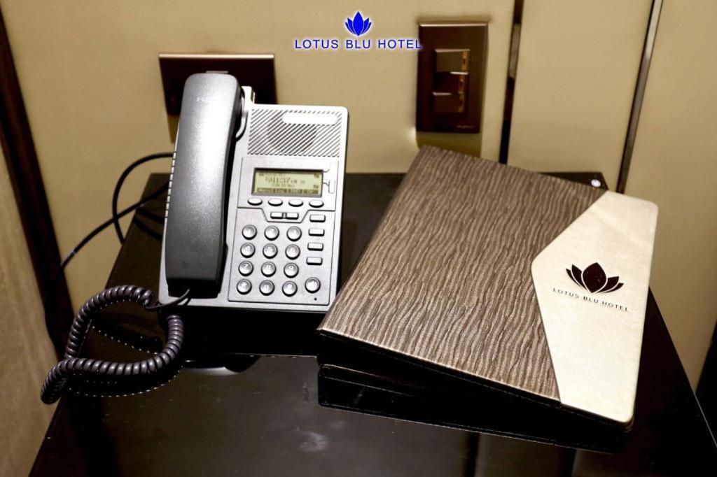 לגאזפי Lotus Blu Hotel מראה חיצוני תמונה