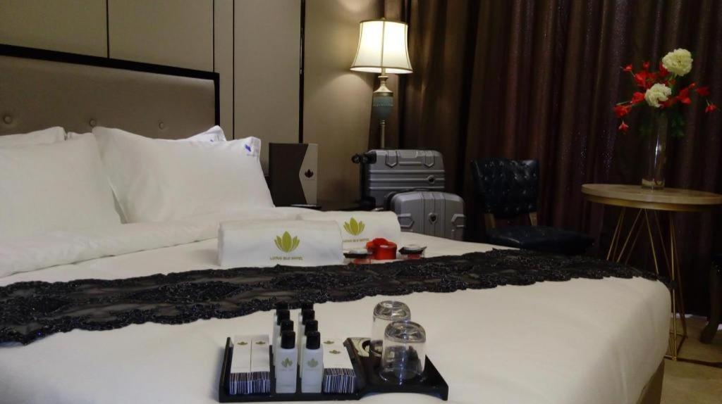 לגאזפי Lotus Blu Hotel מראה חיצוני תמונה