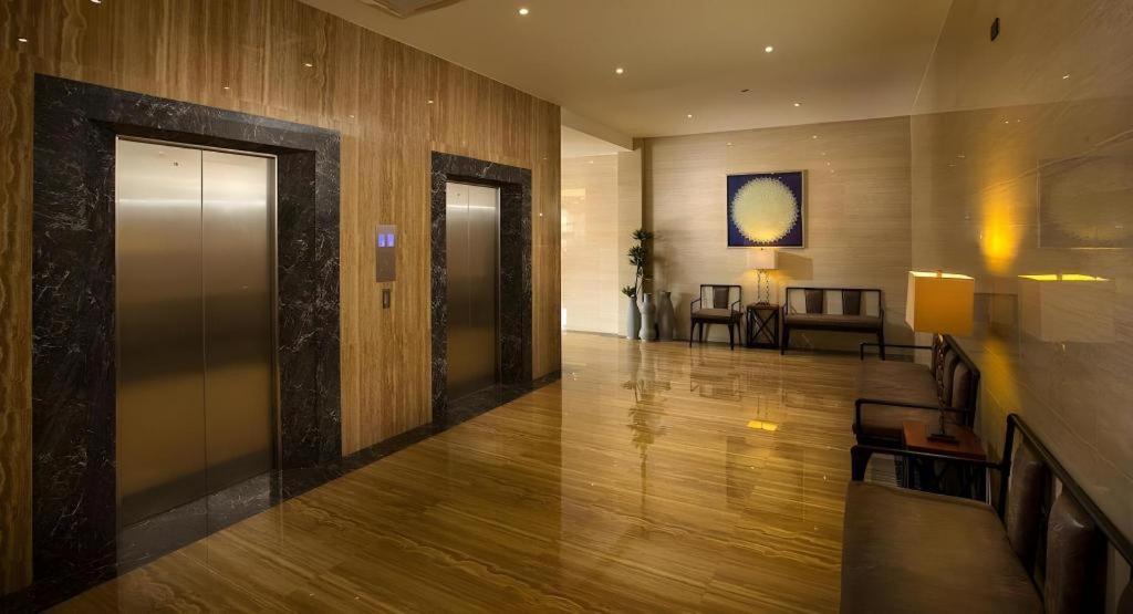 לגאזפי Lotus Blu Hotel מראה חיצוני תמונה