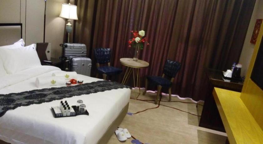 לגאזפי Lotus Blu Hotel מראה חיצוני תמונה