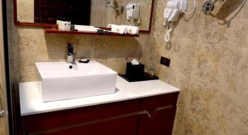 לגאזפי Lotus Blu Hotel מראה חיצוני תמונה