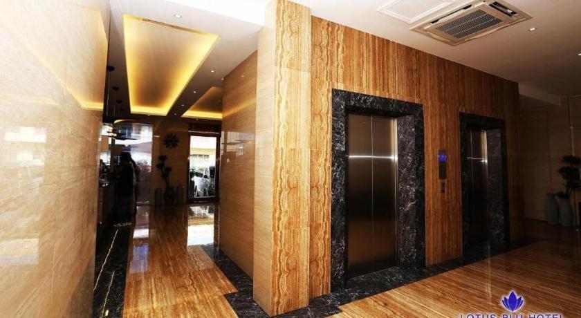 לגאזפי Lotus Blu Hotel מראה חיצוני תמונה