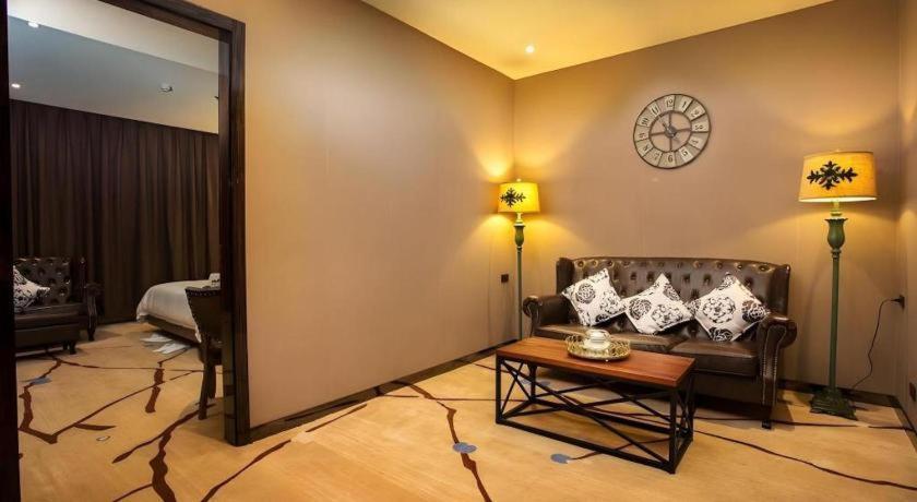 לגאזפי Lotus Blu Hotel מראה חיצוני תמונה