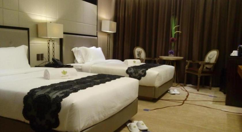 לגאזפי Lotus Blu Hotel מראה חיצוני תמונה