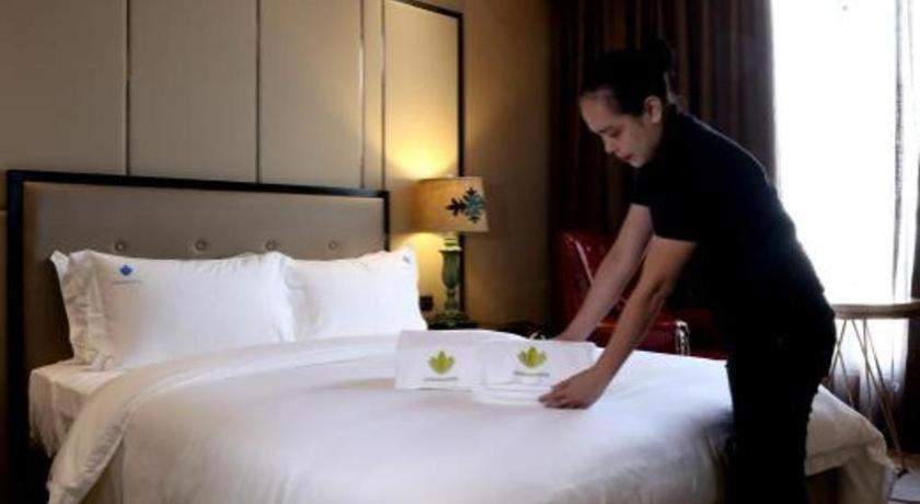 לגאזפי Lotus Blu Hotel מראה חיצוני תמונה