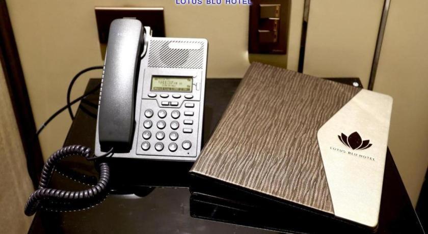 לגאזפי Lotus Blu Hotel מראה חיצוני תמונה