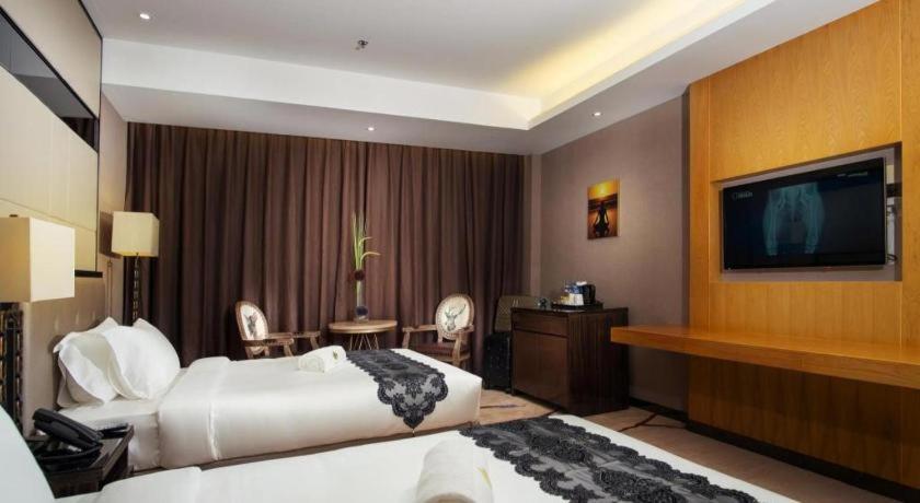 לגאזפי Lotus Blu Hotel מראה חיצוני תמונה