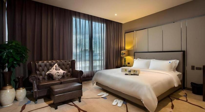 לגאזפי Lotus Blu Hotel מראה חיצוני תמונה