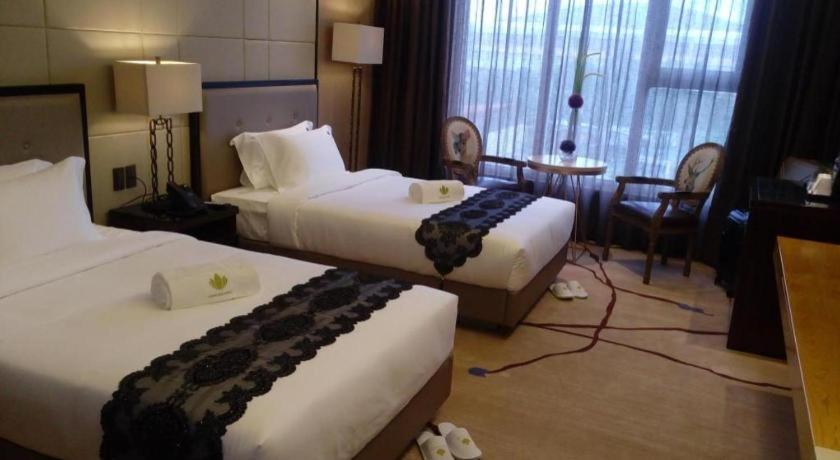לגאזפי Lotus Blu Hotel מראה חיצוני תמונה
