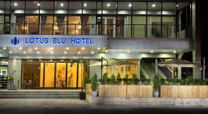 לגאזפי Lotus Blu Hotel מראה חיצוני תמונה