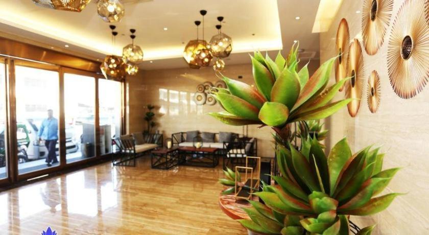 לגאזפי Lotus Blu Hotel מראה חיצוני תמונה