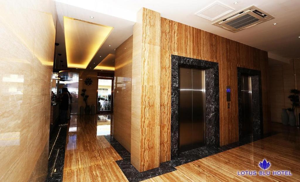 לגאזפי Lotus Blu Hotel מראה חיצוני תמונה